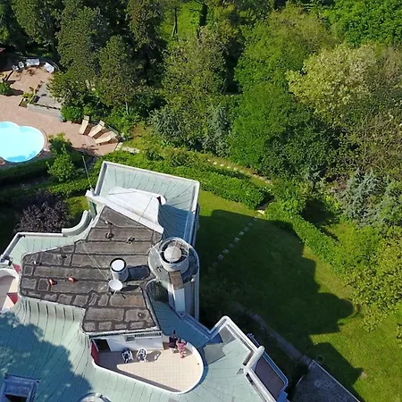 Tatiana Luxury Bed and Breakfast 3*