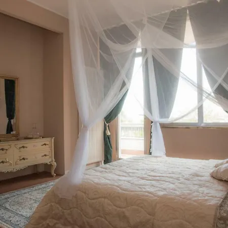 Tatiana Luxury Bed and Breakfast 3*