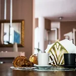 Tatiana Luxury Frühstückspension Trebbiantico