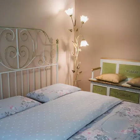Bed & Breakfast Tatiana Luxury Trebbiantico